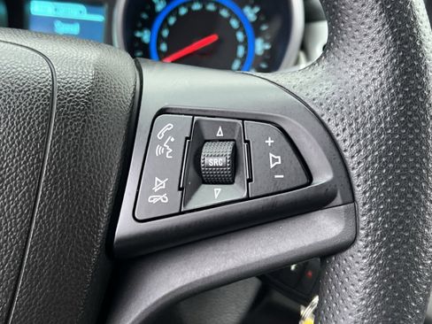 Used 2016 Chevrolet Cruze LT w/ Technology Package image 28