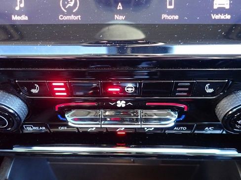 Certified 2023 Jeep Grand Cherokee Limited image 22