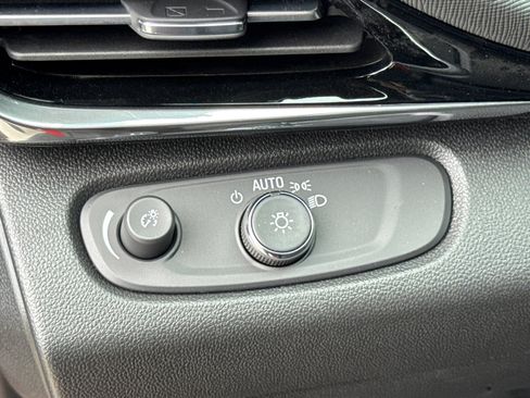 Used 2026 Buick Envista Sport Touring w/ Convenience I Package FWD image 30