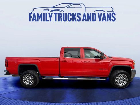Used 2017 GMC Sierra 2500 SLE w/ HD SLE Preferred Plus Package AWD/4WD image 6