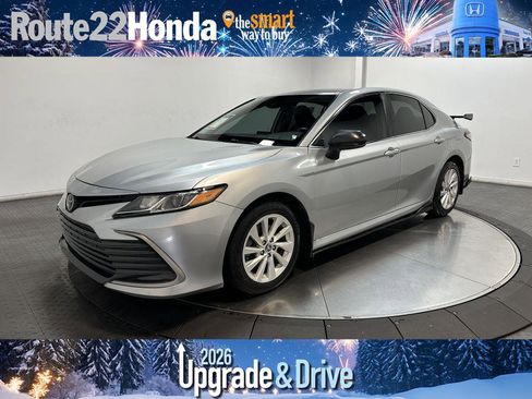 Used 2022 Toyota Camry LE image 1