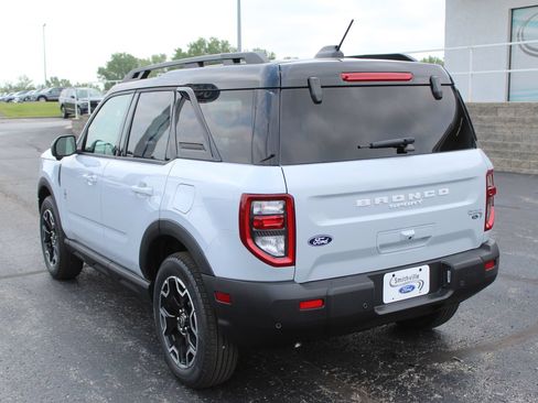 New 2026 Ford Bronco Sport Outer Banks w/ Outer Banks Tech Package+ AWD/4WD image 4