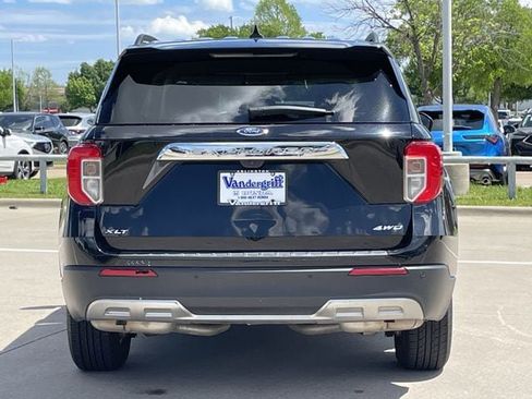Used 2024 Ford Explorer XLT w/ Equipment Group 202A image 5