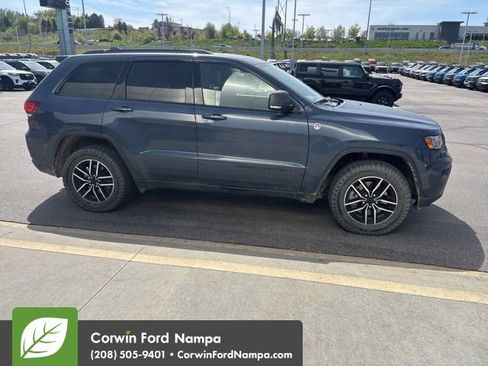 Used 2021 Jeep Grand Cherokee Trailhawk AWD/4WD image 4