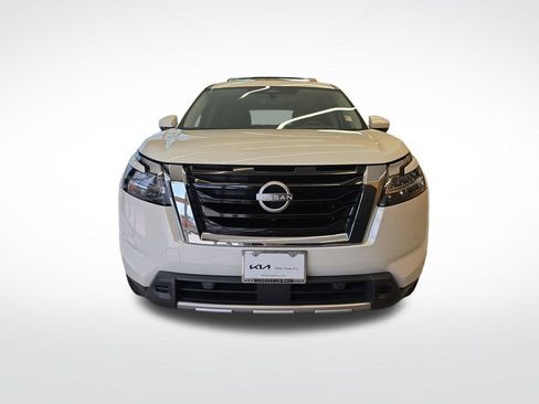Used 2023 Nissan Pathfinder Platinum FWD image 12