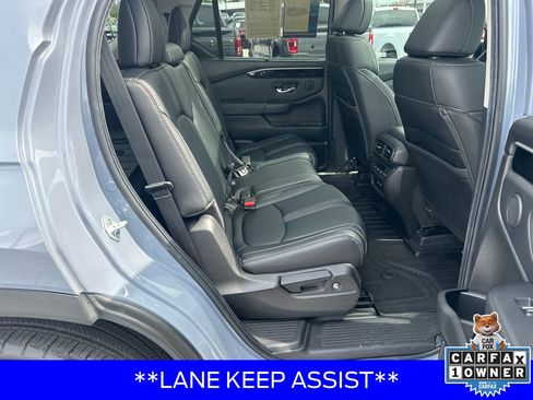 Used 2025 Honda Pilot Touring image 15