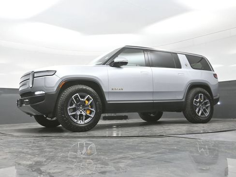 Used 2023 Rivian R1S Adventure AWD/4WD image 28
