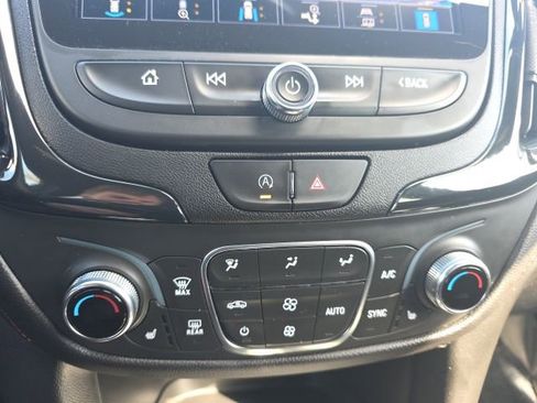 Used 2023 Chevrolet Equinox RS w/ RS Leather Package image 25