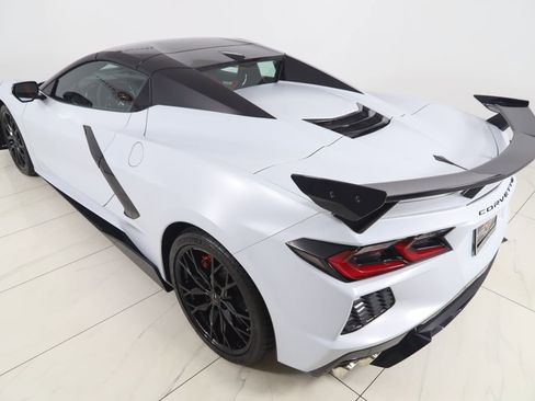 Used 2023 Chevrolet Corvette Stingray Premium Conv w/ Z51 Performance Package RWD image 35