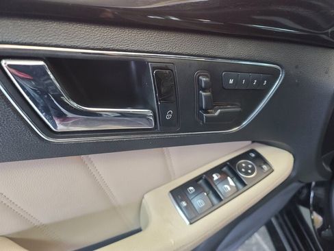 Used 2011 Mercedes-Benz E 350 Sedan image 16