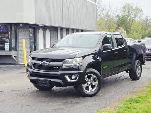 Used 2018 Chevrolet Colorado Z71 AWD/4WD image 2