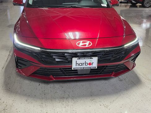 Certified 2024 Hyundai Elantra Limited image 10
