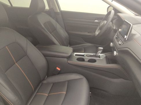 Used 2022 Nissan Altima 2.5 SR FWD image 21