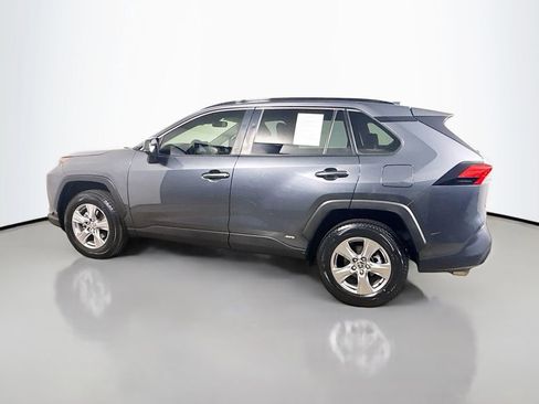 Used 2022 Toyota RAV4 LE image 4
