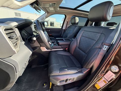 Used 2022 Toyota Tundra Limited AWD/4WD image 13