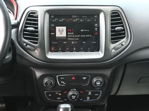 Used 2017 Jeep Compass Trailhawk w/ Leather Interior Group AWD/4WD image 13