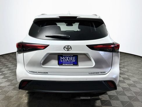 Certified 2023 Toyota Highlander Limited AWD/4WD image 6