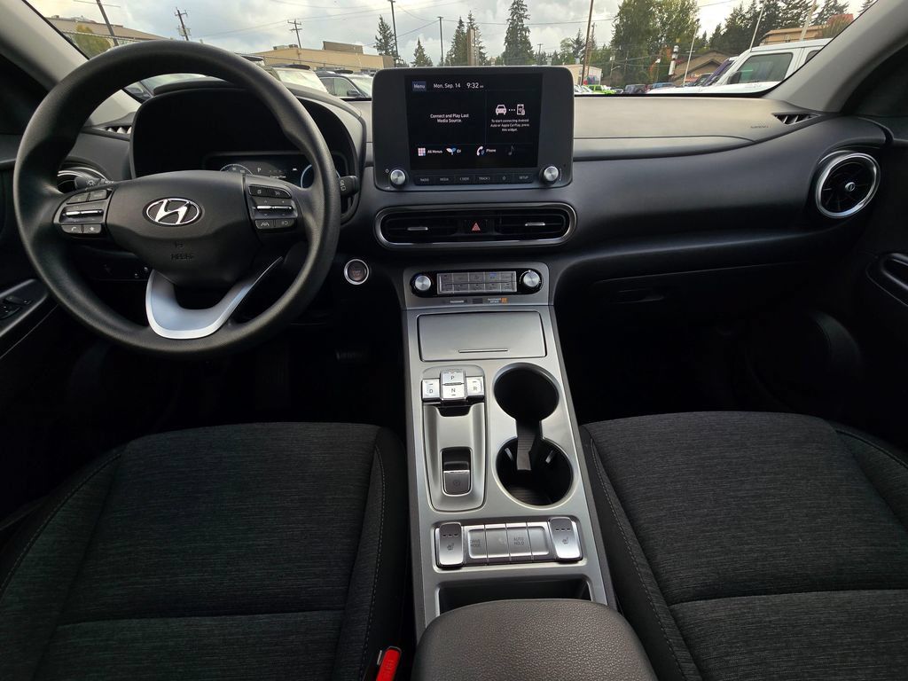 Used 2023 Hyundai Kona SE FWD image 17
