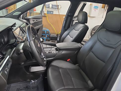 Used 2023 Cadillac XT6 Premium Luxury w/ LPO, Floor Liner Package AWD/4WD image 15
