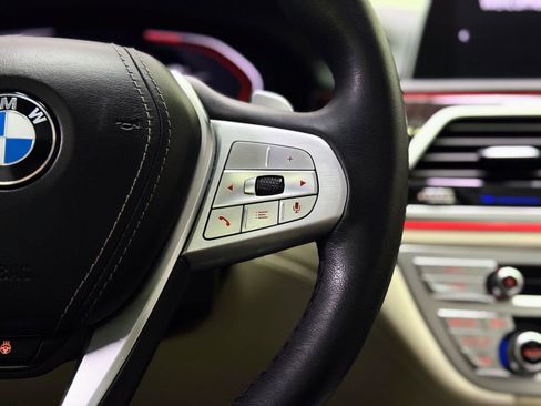 Used 2021 BMW 750i xDrive image 22