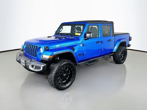 Used 2021 Jeep Gladiator Sport image 3