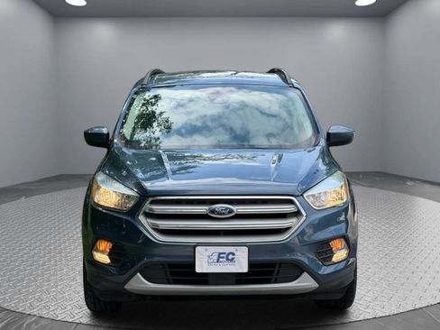 Used 2018 Ford Escape SE w/ Ford Safe & Smart Package AWD/4WD image 2