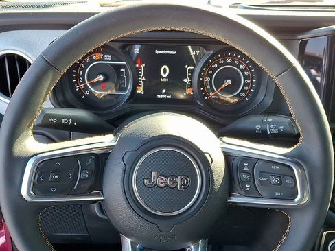 Used 2024 Jeep Wrangler Sahara w/ Safety Group image 18