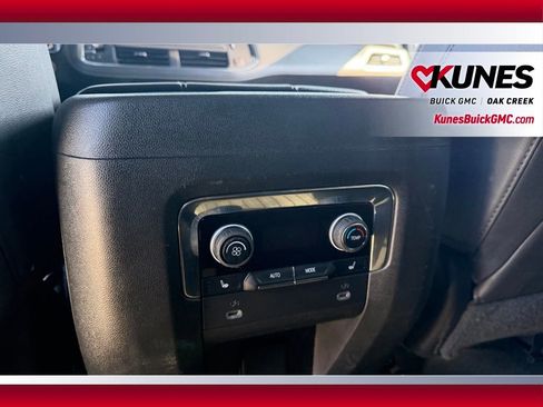 Used 2023 Chevrolet Suburban Premier AWD/4WD image 12