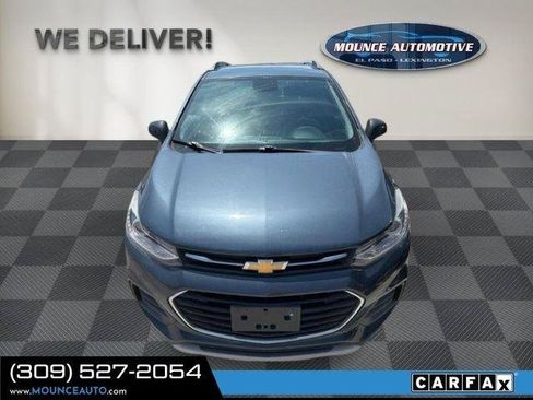 Used 2021 Chevrolet Trax LT w/ LT Convenience Package FWD image 2