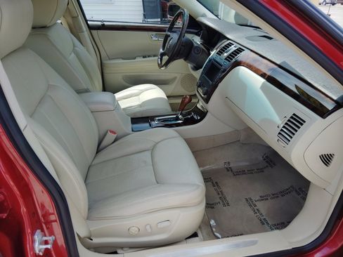Used 2009 Cadillac DTS w/ Sun And Navigation Package FWD image 28