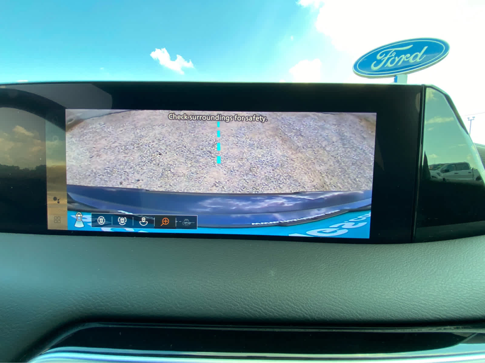 Used 2025 Nissan Armada SL AWD/4WD image 40