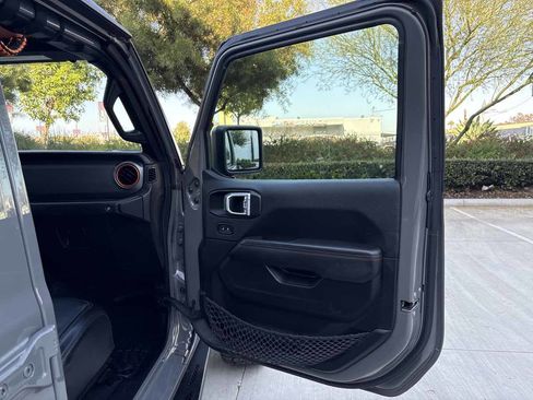 Used 2021 Jeep Gladiator Mojave AWD/4WD image 17