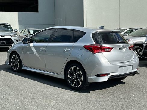 Used 2018 Toyota Corolla iM FWD image 3