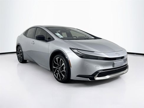 Used 2024 Toyota Prius Prime XSE image 10