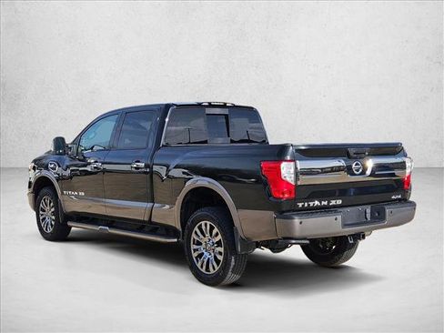 Used 2019 Nissan Titan Platinum Reserve w/ Platinum Utility Package image 8