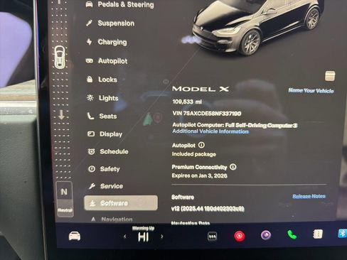 Used 2022 Tesla Model X image 33