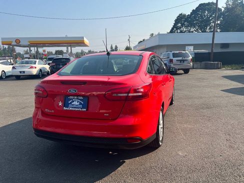 Used 2015 Ford Focus SE FWD image 36