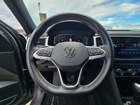 Used 2022 Volkswagen Atlas Cross Sport SE FWD image 18