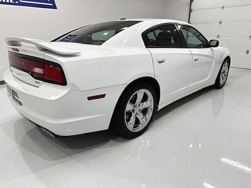 Used 2014 Dodge Charger SXT Plus image 2