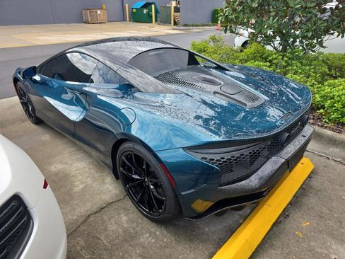 Used 2024 McLaren Artura RWD image 2