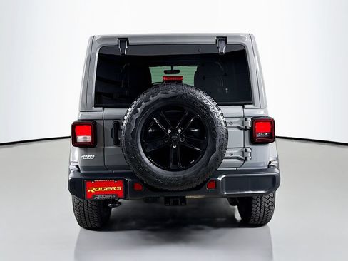 Used 2023 Jeep Wrangler Unlimited Sahara AWD/4WD image 7
