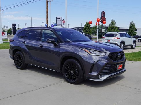 Certified 2024 Toyota Highlander XSE image 48