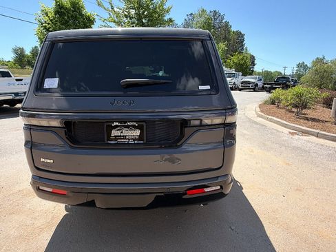 New 2026 Jeep Grand Wagoneer Limited AWD/4WD image 9