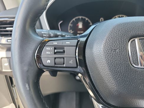 Used 2025 Honda Pilot Touring image 31