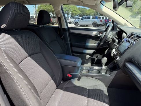 Used 2018 Subaru Outback 2.5i Premium AWD/4WD image 15