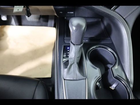 Used 2020 Toyota Camry SE FWD image 29