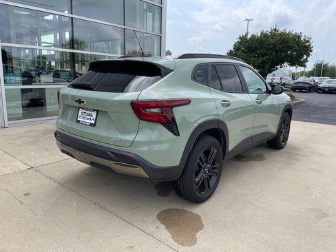 Used 2025 Chevrolet Trax ACTIV w/ Sunroof Package FWD image 5