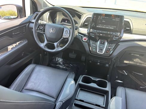 Certified 2024 Honda Odyssey Touring image 12