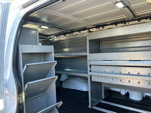 Used 2014 Chevrolet Express 2500 image 9