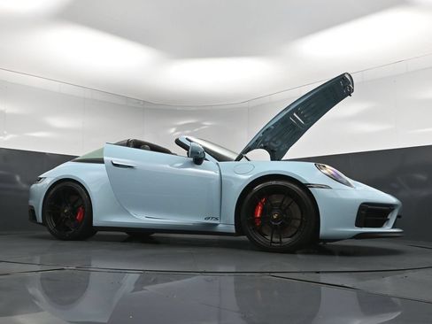 Certified 2024 Porsche 911 Targa 4 GTS AWD/4WD image 35